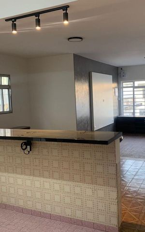 Casa à venda com 250m², 2 quartos e 4 vagas