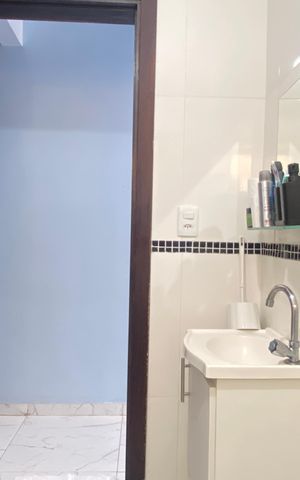 Casa à venda com 181m², 3 quartos e 2 vagasBanheiro 4