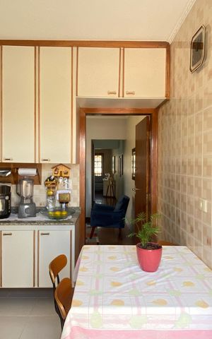 Casa à venda com 181m², 3 quartos e 2 vagasCozinha