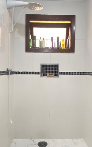 Casa à venda com 181m², 3 quartos e 2 vagasBanheiro 4