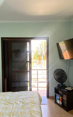 Casa à venda com 181m², 3 quartos e 2 vagasSuíte