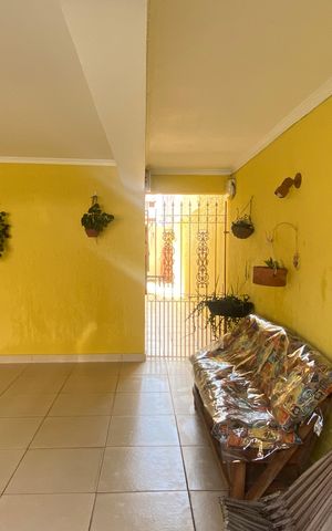 Casa à venda com 181m², 3 quartos e 2 vagasÁrea externa - Garagem 