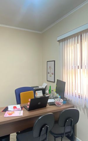 Casa à venda com 181m², 3 quartos e 2 vagasEscritório