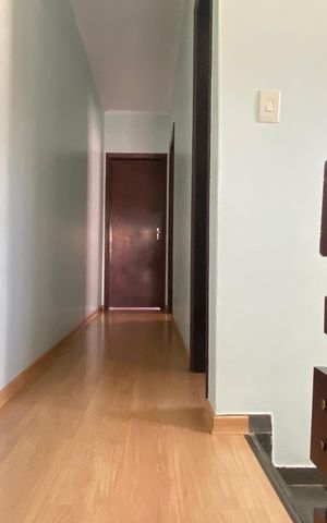 Casa à venda com 181m², 3 quartos e 2 vagasCorredor