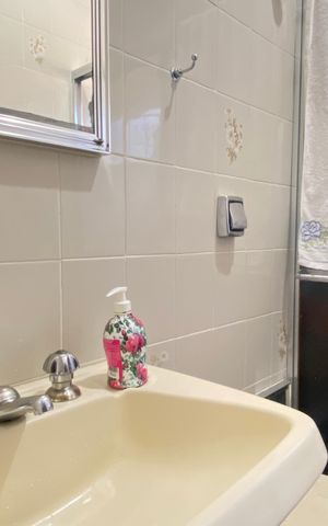 Casa à venda com 181m², 3 quartos e 2 vagasBanheiro 2