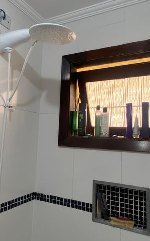 Casa à venda com 181m², 3 quartos e 2 vagasBanheiro 4