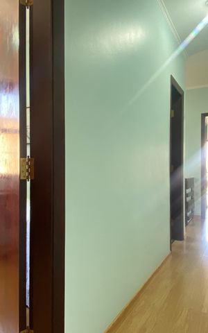 Casa à venda com 181m², 3 quartos e 2 vagasCorredor