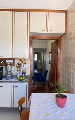 Casa à venda com 181m², 3 quartos e 2 vagasCozinha