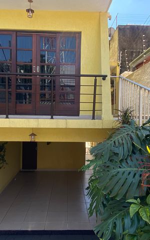 Casa à venda com 181m², 3 quartos e 2 vagasÁrea externa - Garagem 