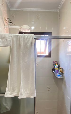 Casa à venda com 181m², 3 quartos e 2 vagasBanheiro 2