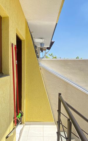 Casa à venda com 181m², 3 quartos e 2 vagasVaranda