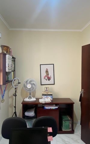 Casa à venda com 181m², 3 quartos e 2 vagasEscritório