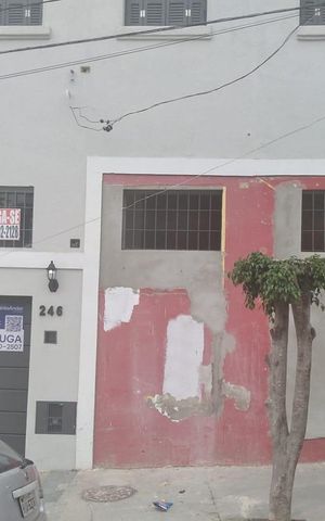 Casa para alugar com 130m², 4 quartos e sem vaga Casa para alugar com 130m², 4 quartos e sem vagaFachada