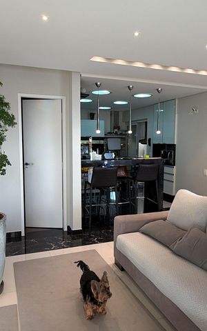 Apartamento à venda com 130m², 3 quartos e 3 vagas Sala