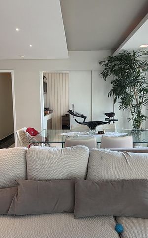 Apartamento à venda com 130m², 3 quartos e 3 vagas Sala