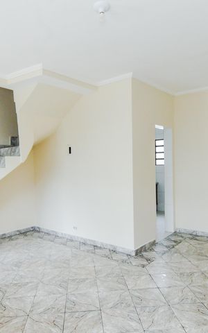 Casa para alugar com 75m², 3 quartos e 2 vagasSala