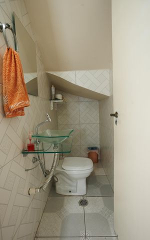 Casa à venda com 100m², 3 quartos e 1 vaga Casa à venda com 100m², 3 quartos e 1 vagaLavabo