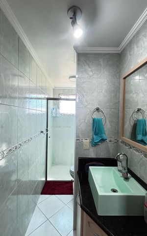 Apartamento à venda com 55m², 2 quartos e 1 vaga Apartamento à venda com 55m², 2 quartos e 1 vagaBanheiro