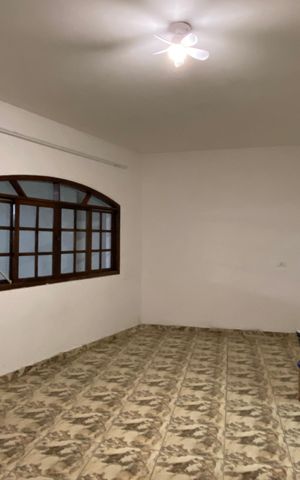 Casa para alugar com 189m², 3 quartos e 3 vagas Casa para alugar com 189m², 3 quartos e 3 vagasSala