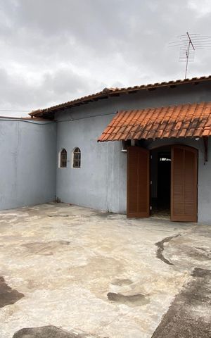 Casa para alugar com 189m², 3 quartos e 3 vagas Casa para alugar com 189m², 3 quartos e 3 vagasVaranda