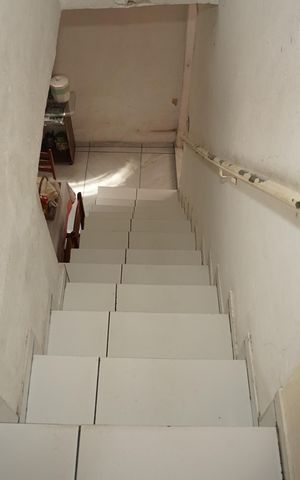 Casa para alugar com 200m², 5 quartos e 2 vagasEscada