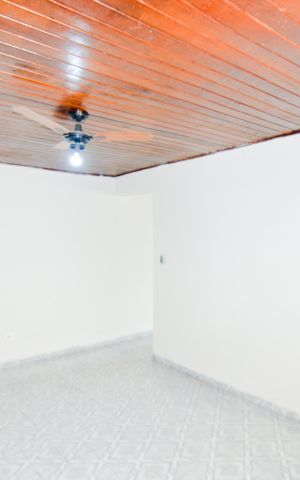 Casa para alugar com 83m², 1 quarto e 2 vagasQuarto