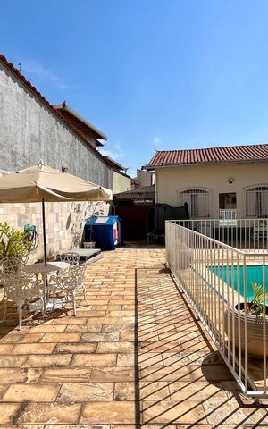 Casa à venda com 206m², 4 quartos e 4 vagas
