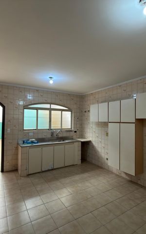 Casa para alugar com 400m², 3 quartos e 10 vagasCozinha