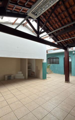 Casa para alugar com 400m², 3 quartos e 10 vagasEspaço Gourmet e Área de Serviço 