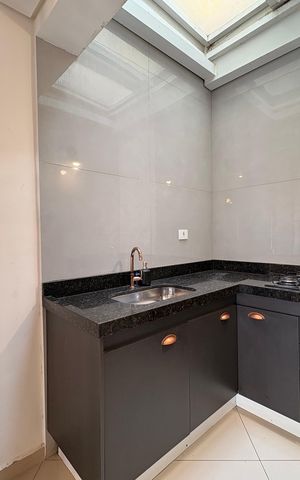 Casa à venda com 151m², 2 quartos e 2 vagas Casa à venda com 151m², 2 quartos e 2 vagasCozinha