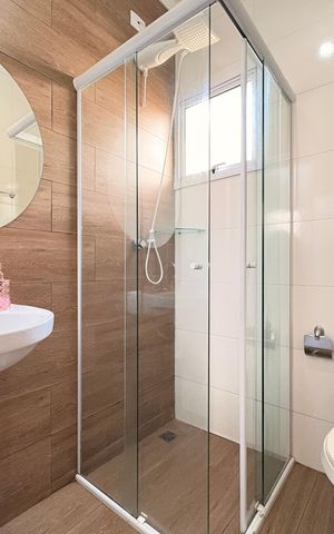 Casa à venda com 151m², 2 quartos e 2 vagas Casa à venda com 151m², 2 quartos e 2 vagasBanheiro da suíte 1