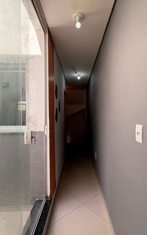 Casa à venda com 151m², 2 quartos e 2 vagas Casa à venda com 151m², 2 quartos e 2 vagasCorredor