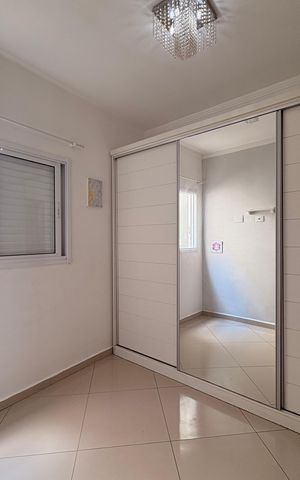 Casa à venda com 151m², 2 quartos e 2 vagas Casa à venda com 151m², 2 quartos e 2 vagasSuite 1