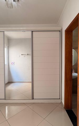 Casa à venda com 151m², 2 quartos e 2 vagas Casa à venda com 151m², 2 quartos e 2 vagasSuite 1