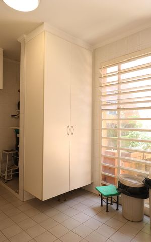 Casa à venda com 370m², 3 quartos e 5 vagasÁrea de serviço 