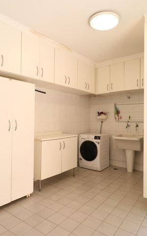 Casa à venda com 370m², 3 quartos e 5 vagasÁrea de serviço 