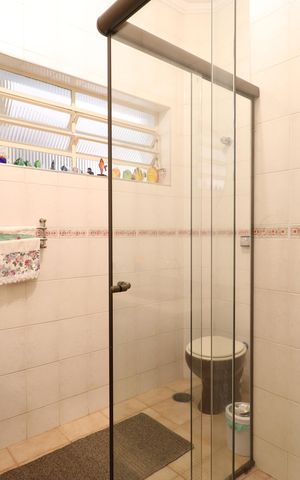 Casa à venda com 370m², 3 quartos e 5 vagasBanheiro Social