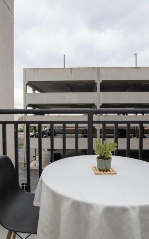 Apartamento à venda com 55m², 2 quartos e 1 vaga Apartamento à venda com 55m², 2 quartos e 1 vagaVaranda
