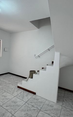Casa para alugar com 125m², 3 quartos e 1 vaga Casa para alugar com 125m², 3 quartos e 1 vagaSala