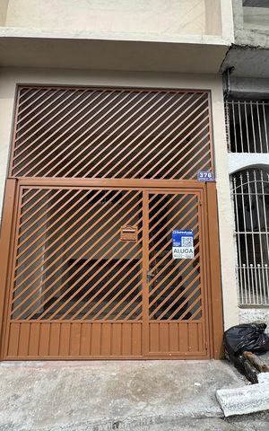Casa para alugar com 125m², 3 quartos e 1 vaga Casa para alugar com 125m², 3 quartos e 1 vagaFachada com placa