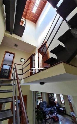 Casa à venda com 234m², 4 quartos e 8 vagas