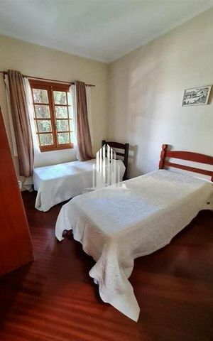 Casa à venda com 234m², 4 quartos e 8 vagas
