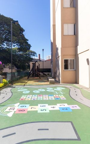 Apartamento para alugar com 55m², 2 quartos e 1 vaga Apartamento para alugar com 55m², 2 quartos e 1 vagaÁrea comum - Playground