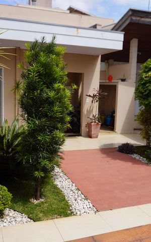 Casa à venda com 132m², 3 quartos e 3 vagasQuintal