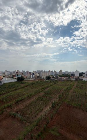 Apartamento à venda com 69m², 3 quartos e 1 vagaQuarto 2 Vista 