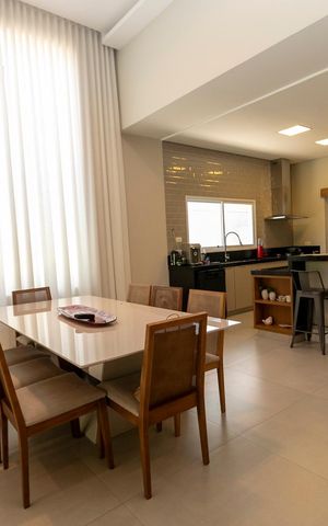 Casa de condomínio à venda com 260m², 3 quartos e 2 vagasSALA PARA DOIS AMBIENTES (ABERTA)