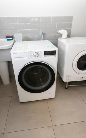 Casa de condomínio à venda com 260m², 3 quartos e 2 vagasÁREA DE SERVIÇO