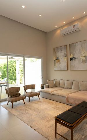Casa de condomínio à venda com 260m², 3 quartos e 2 vagasSALA PARA DOIS AMBIENTES (ABERTA)