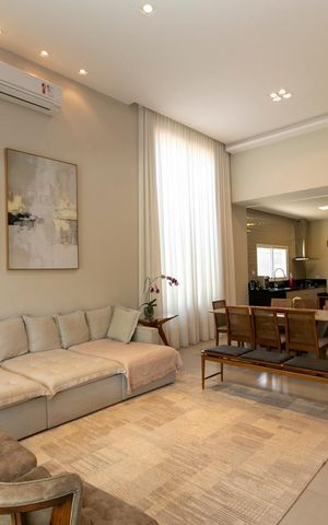 Casa de condomínio à venda com 260m², 3 quartos e 2 vagasSALA PARA DOIS AMBIENTES (ABERTA)