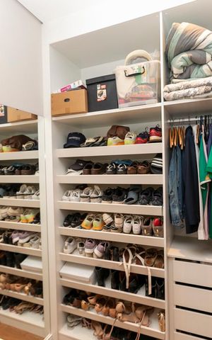 Casa de condomínio à venda com 260m², 3 quartos e 2 vagasCLOSET